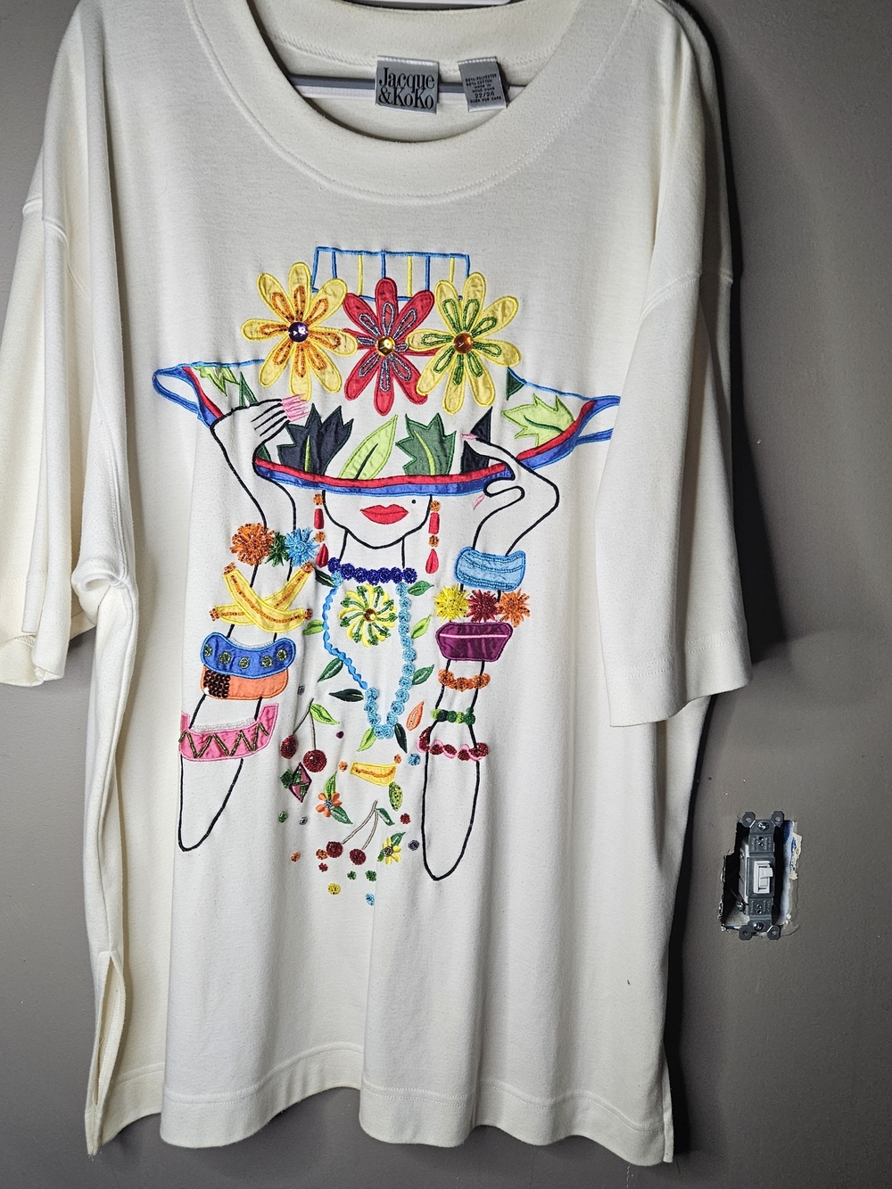 Jacque & KoKo Cream Size 22/24 Ptp 28" Short-Sleeve Embroidered Floral Hat Tee